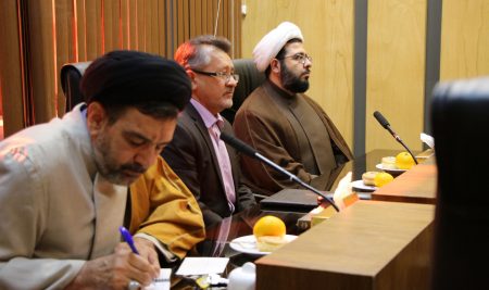 برگزاری جلسه هم‌اندیشی اساتید دانشگاه صنعتی کرمانشاه با محوریت «ابعاد هویتی و سمبولیک ۱۳ آبان»